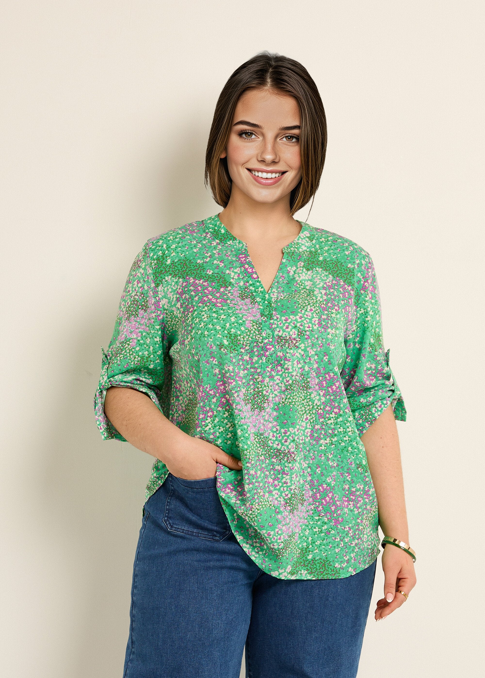 Long-sleeved_floral_V-neck_tunic_Green_prints_FA1_curvy