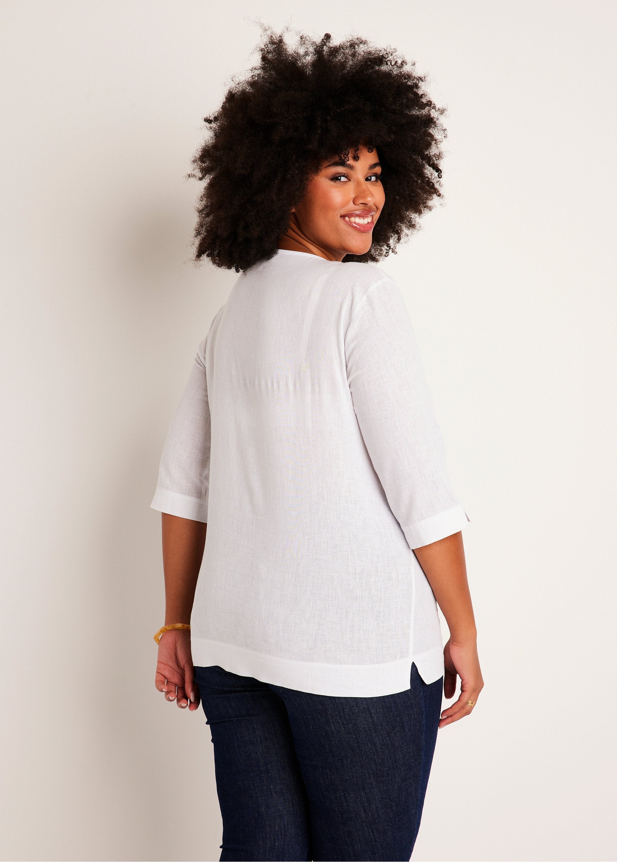 Long_embroidered_tunic_with_3/4_sleeves_White_DO1_curvy