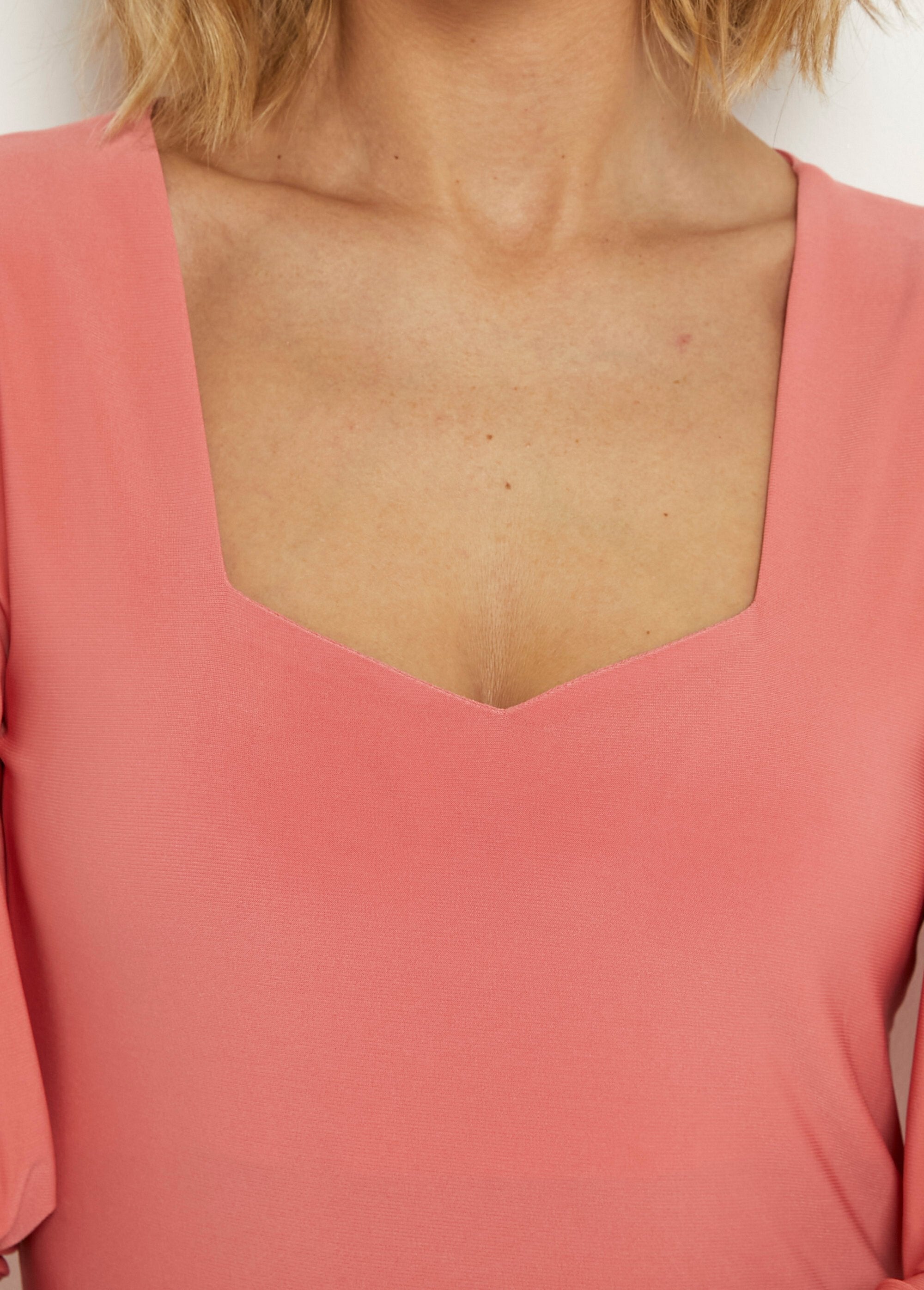 Stretch_tunic_with_square_neckline_and_3/4_sleeves_Coral_DE1_slim