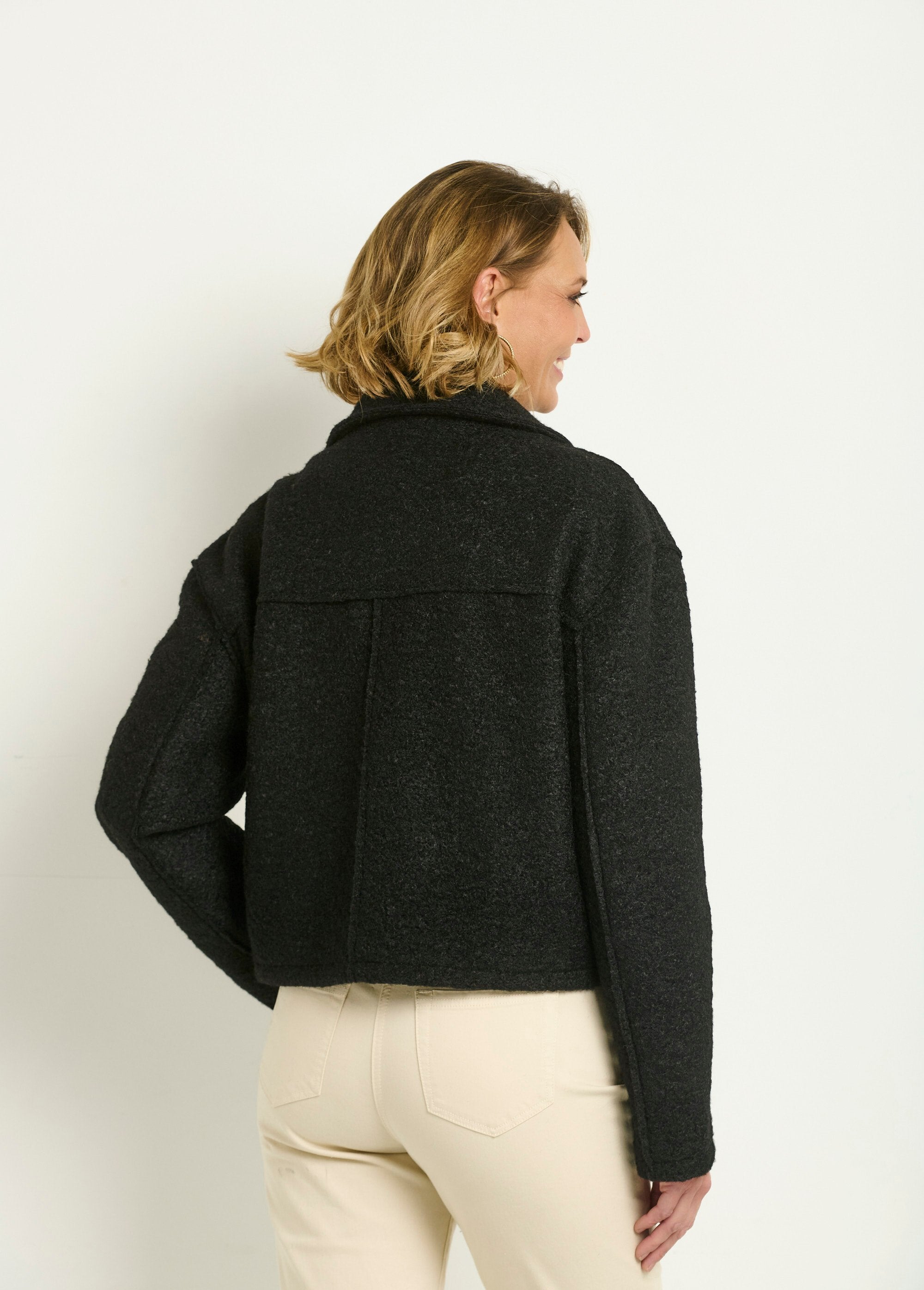 Short_zipped_jacket_in_bouclette_Black_DO1_slim