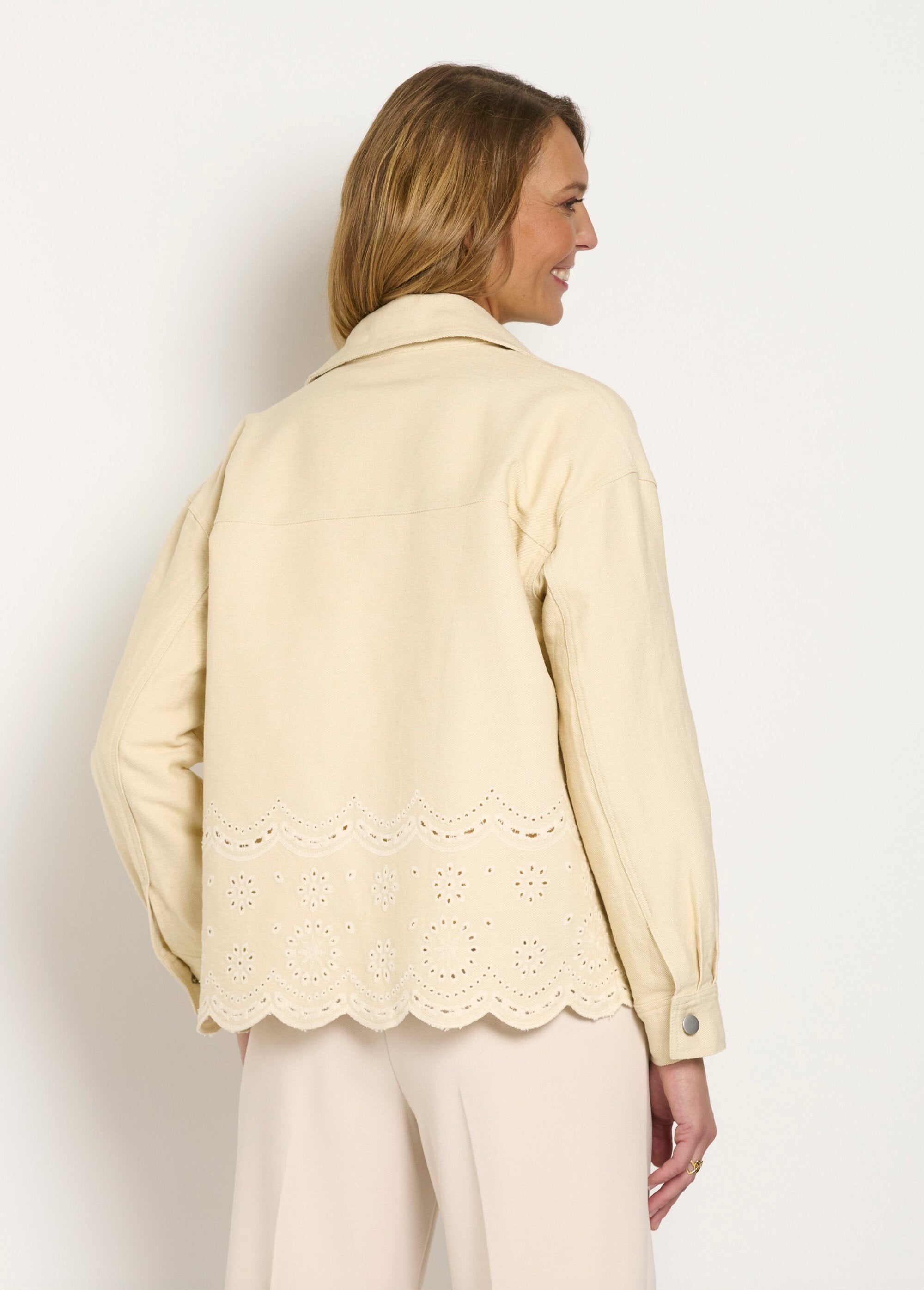 English_embroidery_style_denim_jacket_Beige_DO1_slim