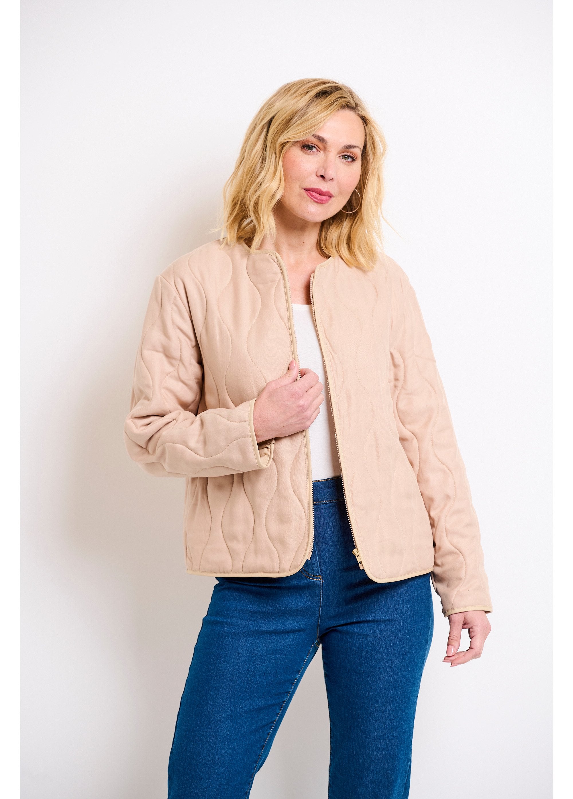 Short_zipped_quilted_plain_jacket_with_round_neck_Beige_FA2_slim