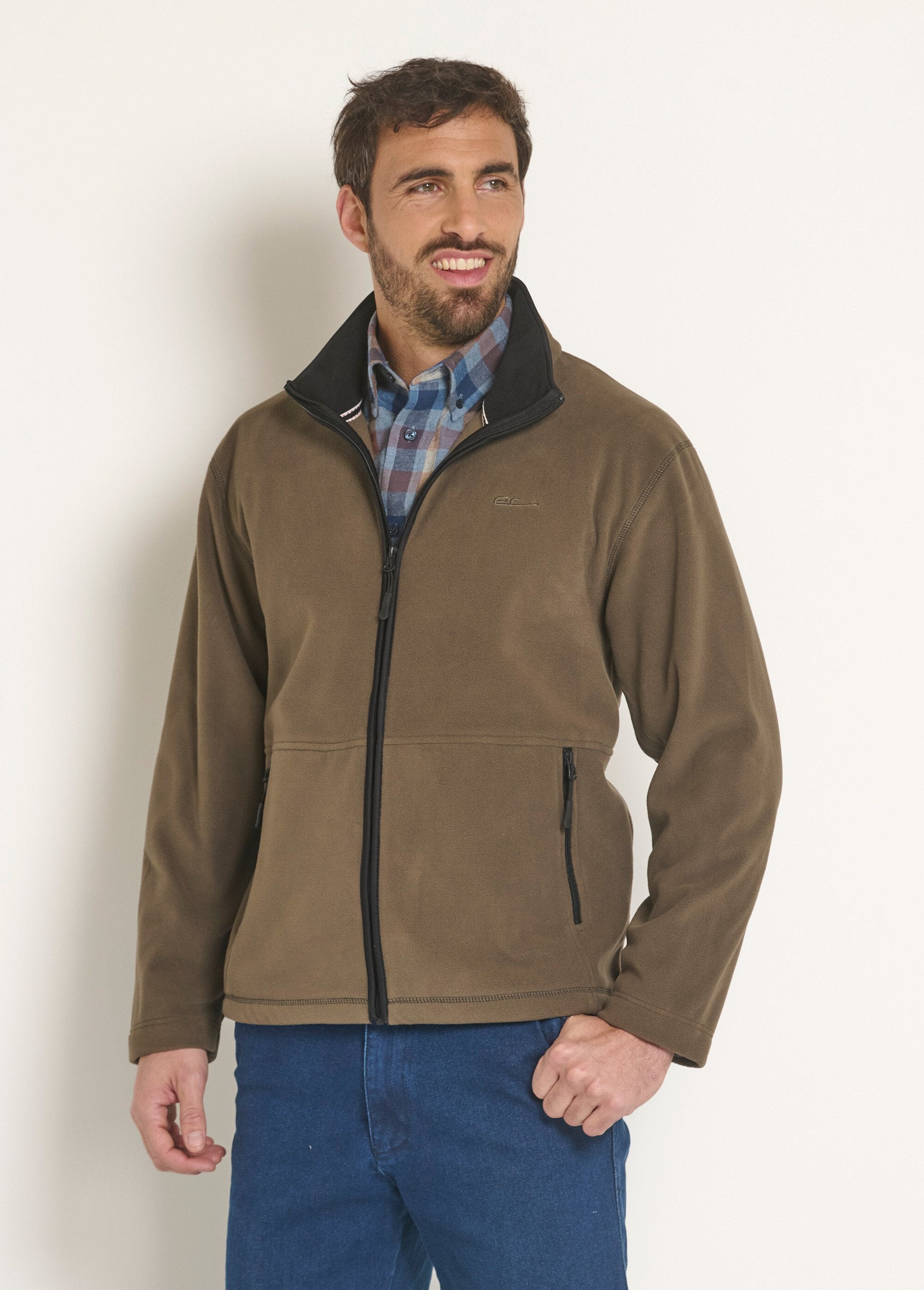 Fleece_zipped_jacket_with_stand-up_collar_Brown_FA1_slim